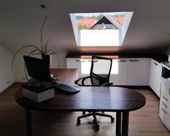 Sideboard mit Hochglanzfront